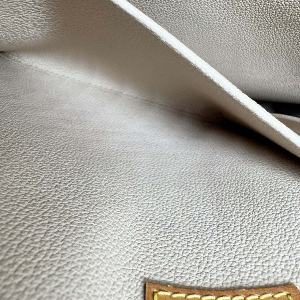 LOUIS VUITTON Brown Monogram Tote Bag - Picture 12 of 15